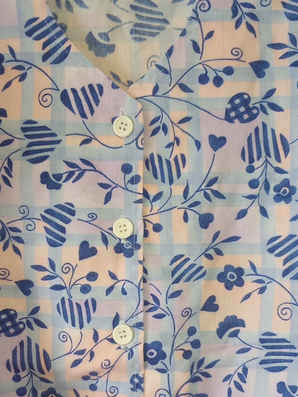Life Uniform Plaid & Floral Scrub Top w/ Hearts. Blue Pink Lavender, Size Medium